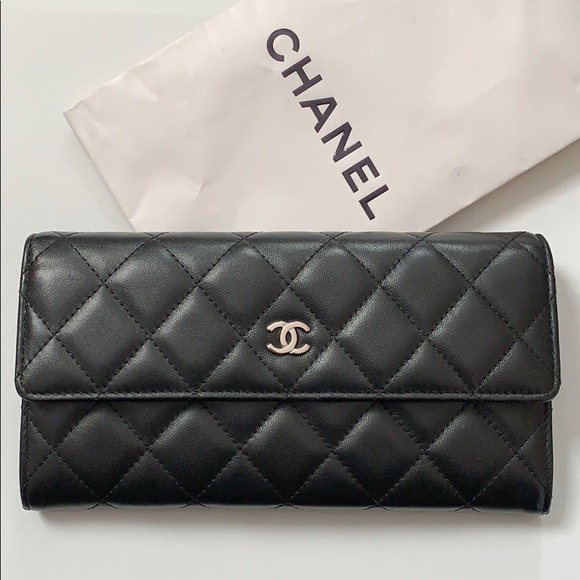 CHANEL Handbags - Chanel quilted flap wallet